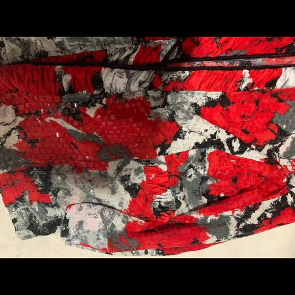 Shimmering zipper Top - Picture 2 of 2